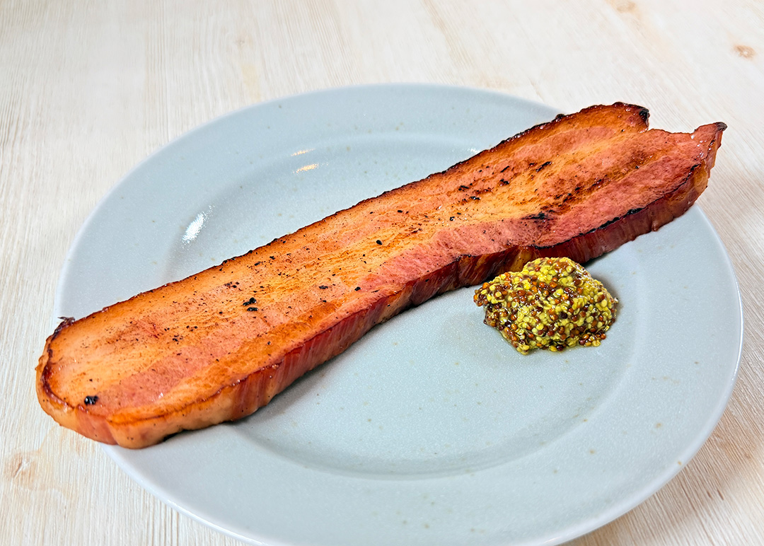 三元豚のベーコンステーキ