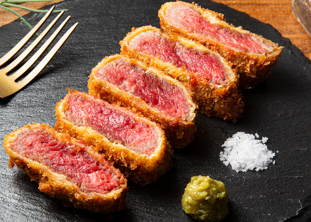 塩とわさびで食べる国産牛レアカツ