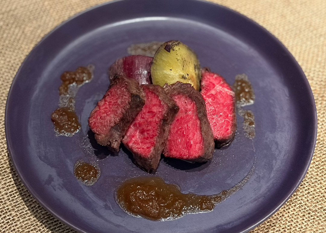 国産牛もも肉の薪火スモークグリル